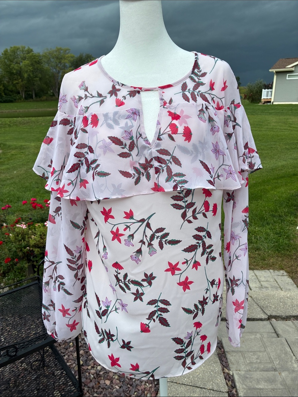 LC Lauren Conrad Pink Floral Ruffle Blouse S
